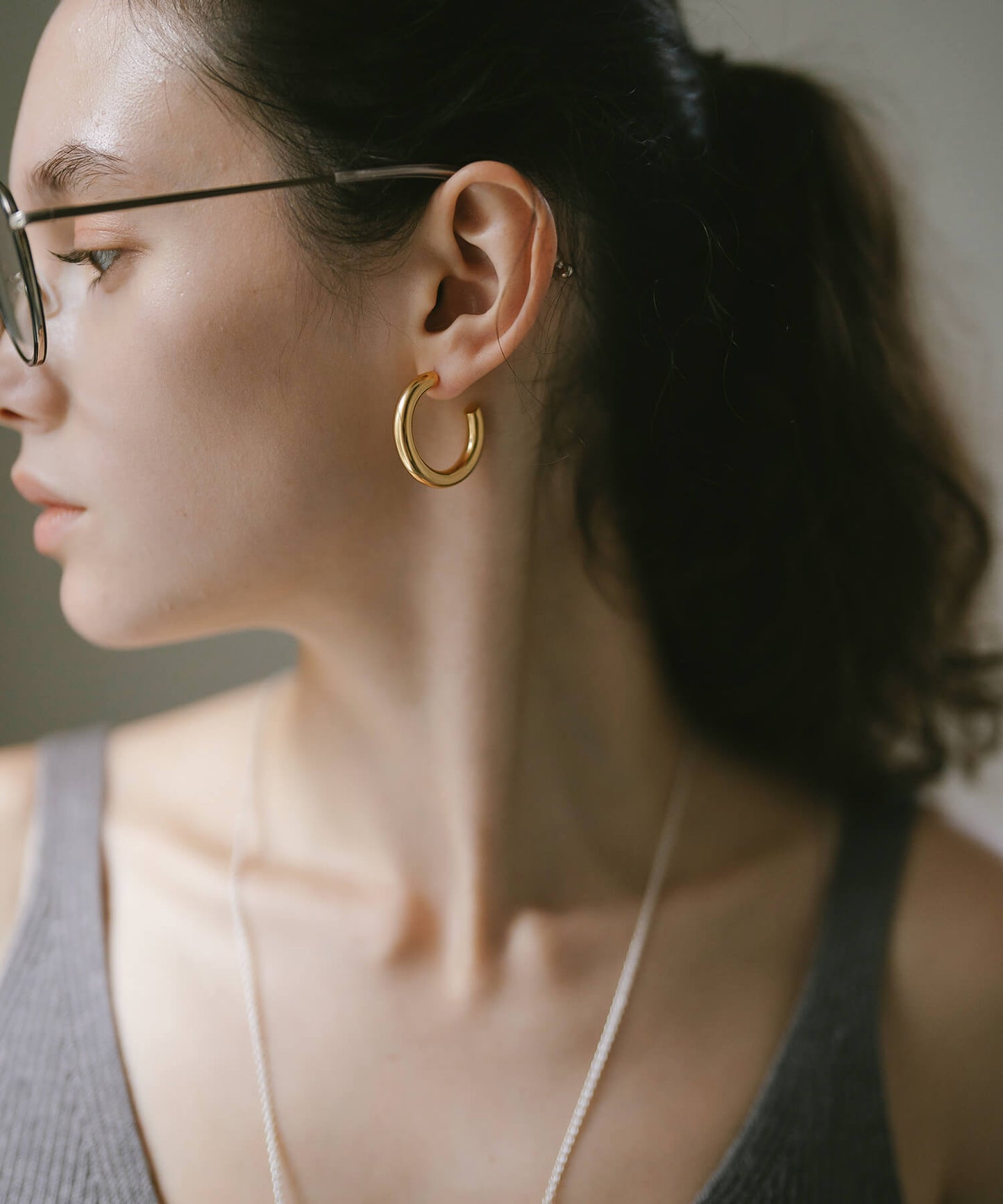 Round Tube Hoop Earrings | GIOOVE-LUNA HOOP PIERCE