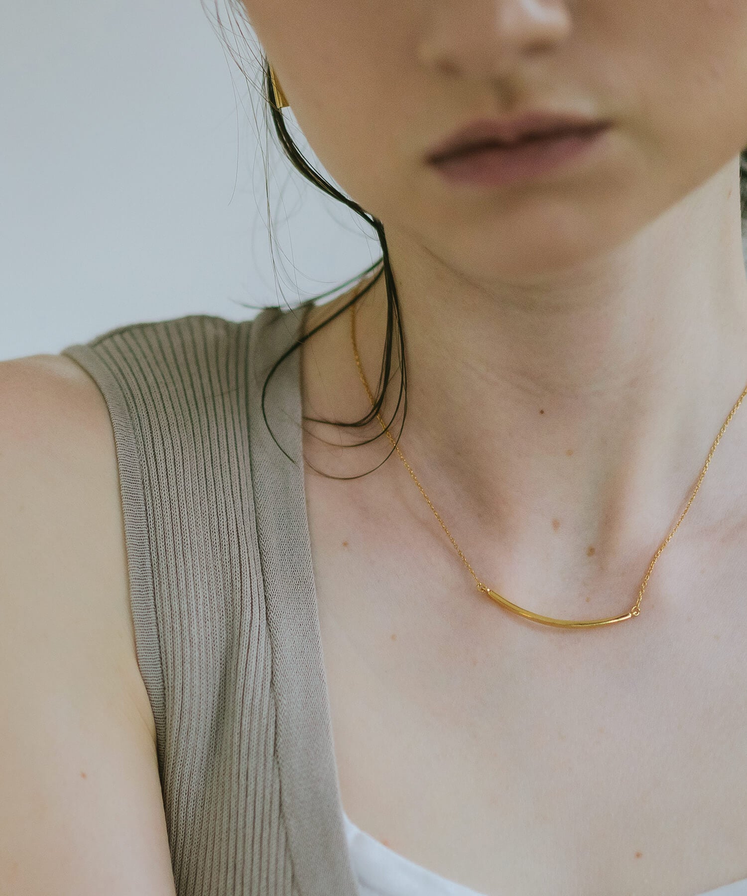 18K Gold Plated Sterling Silver Smile Line Bar Necklace | TIGO