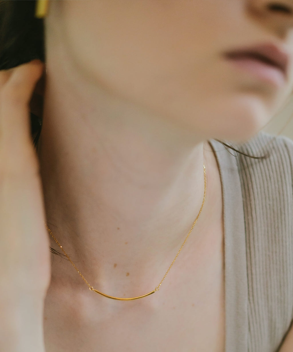 18K Gold Plated Sterling Silver Smile Line Bar Necklace | TIGO