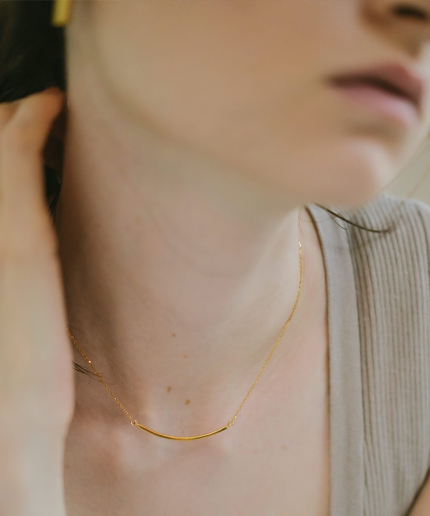 18K Gold Plated Sterling Silver Smile Line Bar Necklace | TIGO