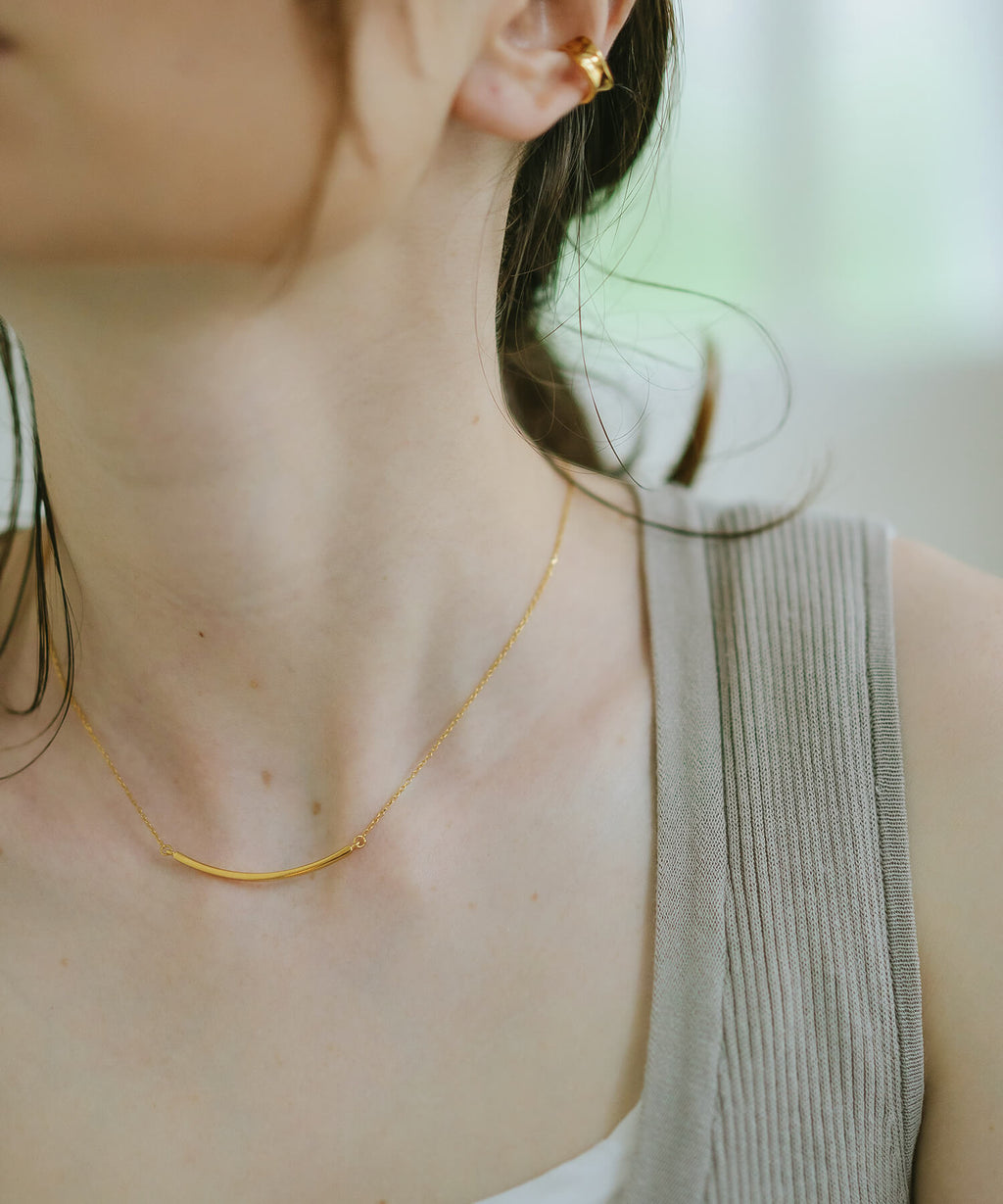 18K Gold Plated Sterling Silver Smile Line Bar Necklace | TIGO