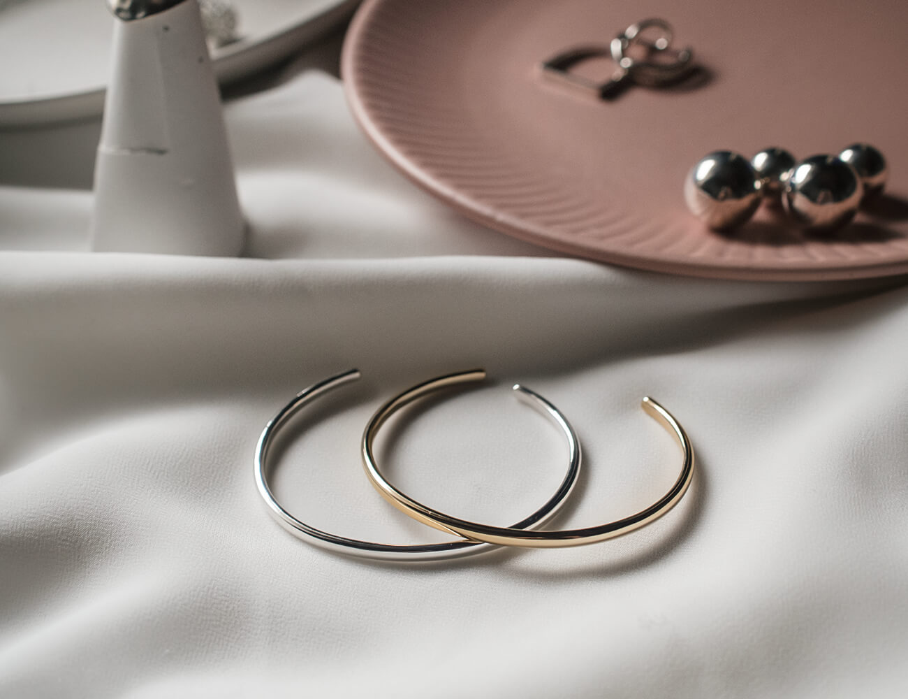 18K Gold Plated Sterling Silver Smooth Round Open Bangle | LADIER