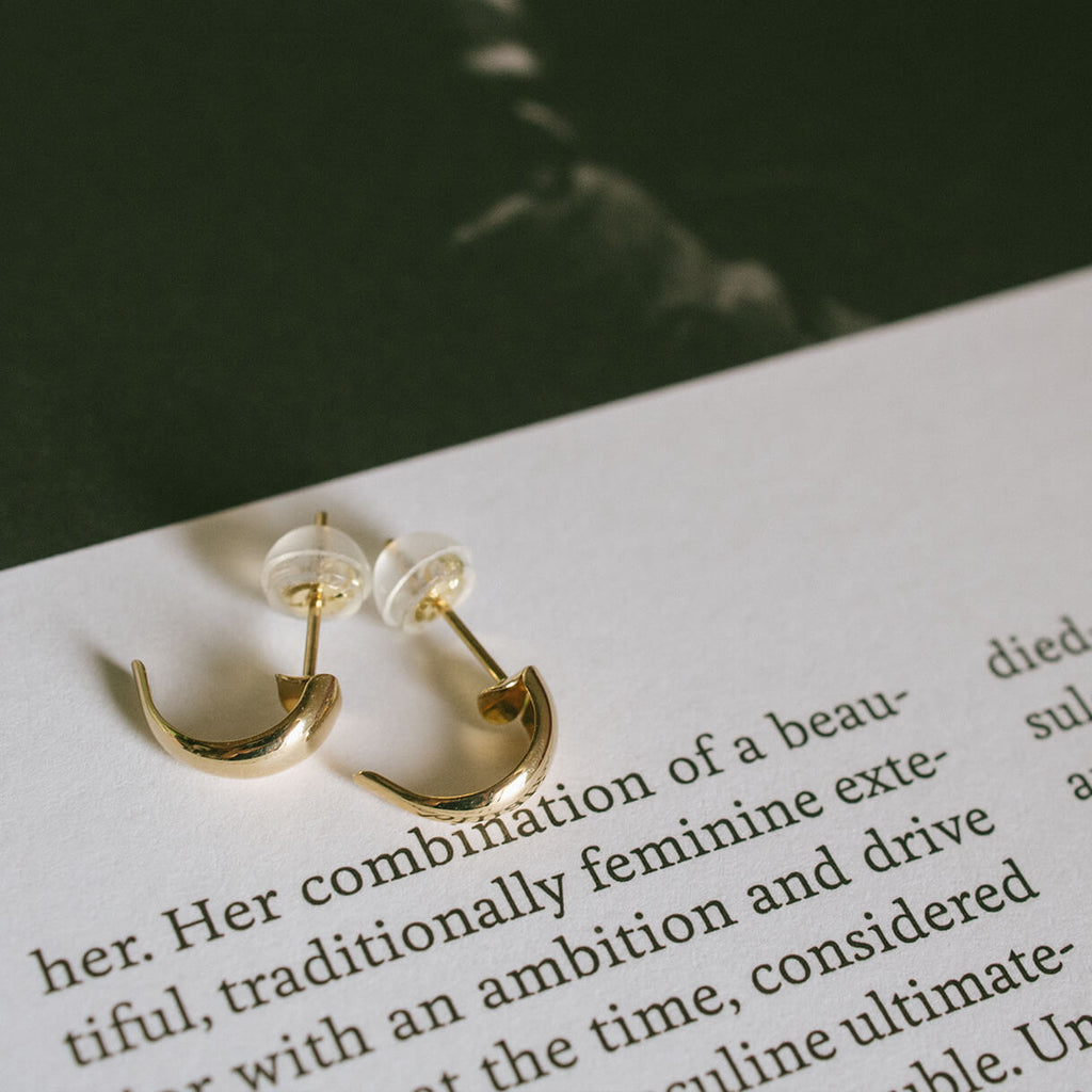 18K Gold Half Moon Stud Earrings | LUZON