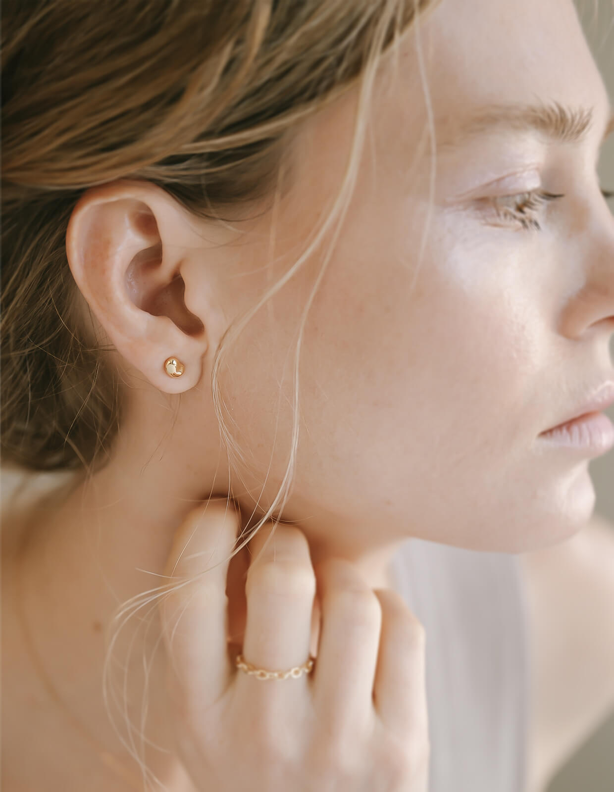 18K TIiny Studs Earrings | MOLLICA-GRAND