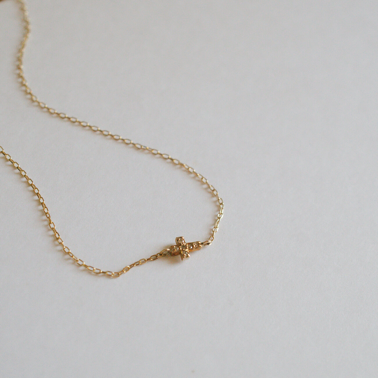 Tiny Diamond Motif Gold Bracelet | MELE-BR-10K – Ops. Jewelry