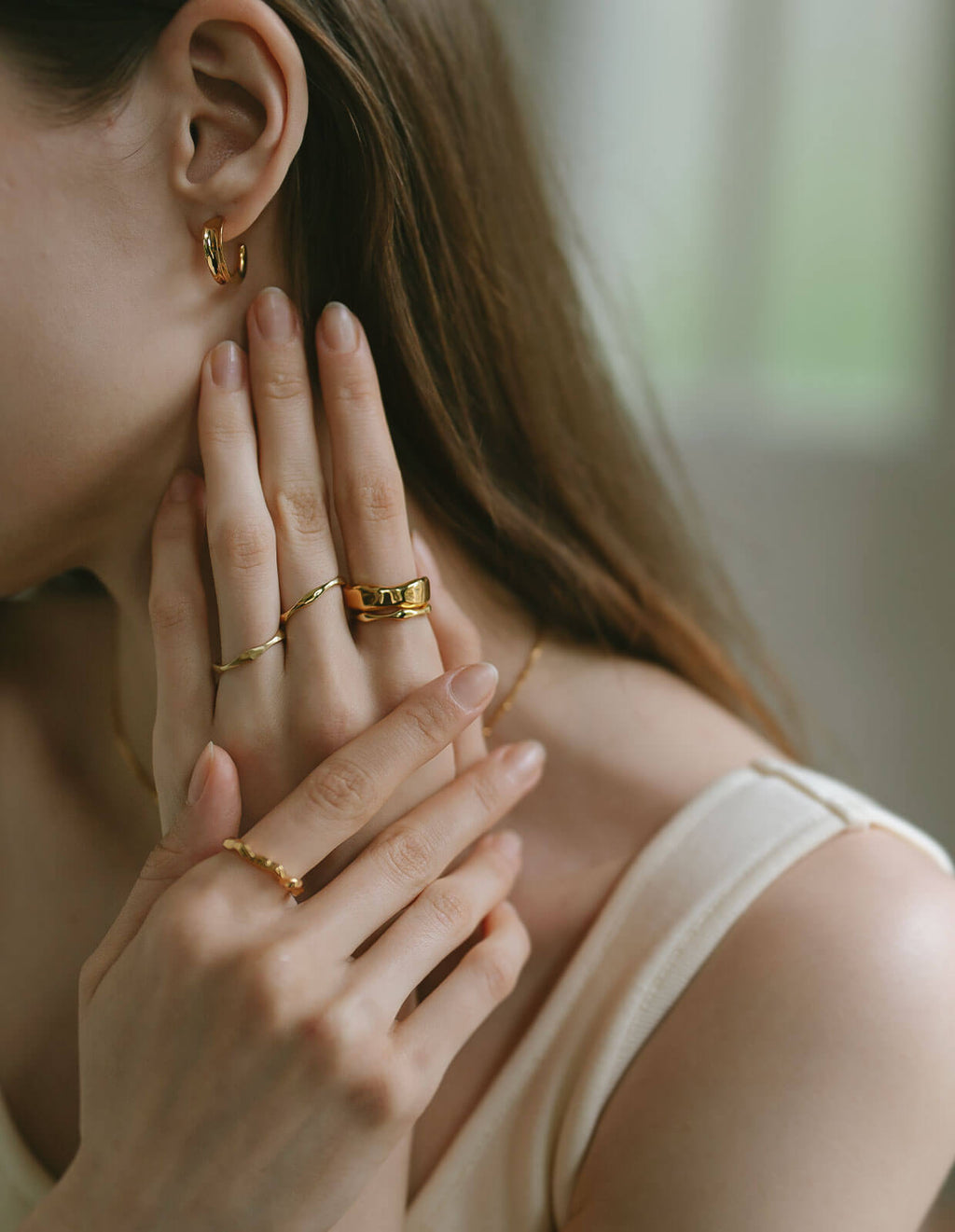 18K Gold Plated Sterling Silver Hammered Wide Ring | MOLUNE