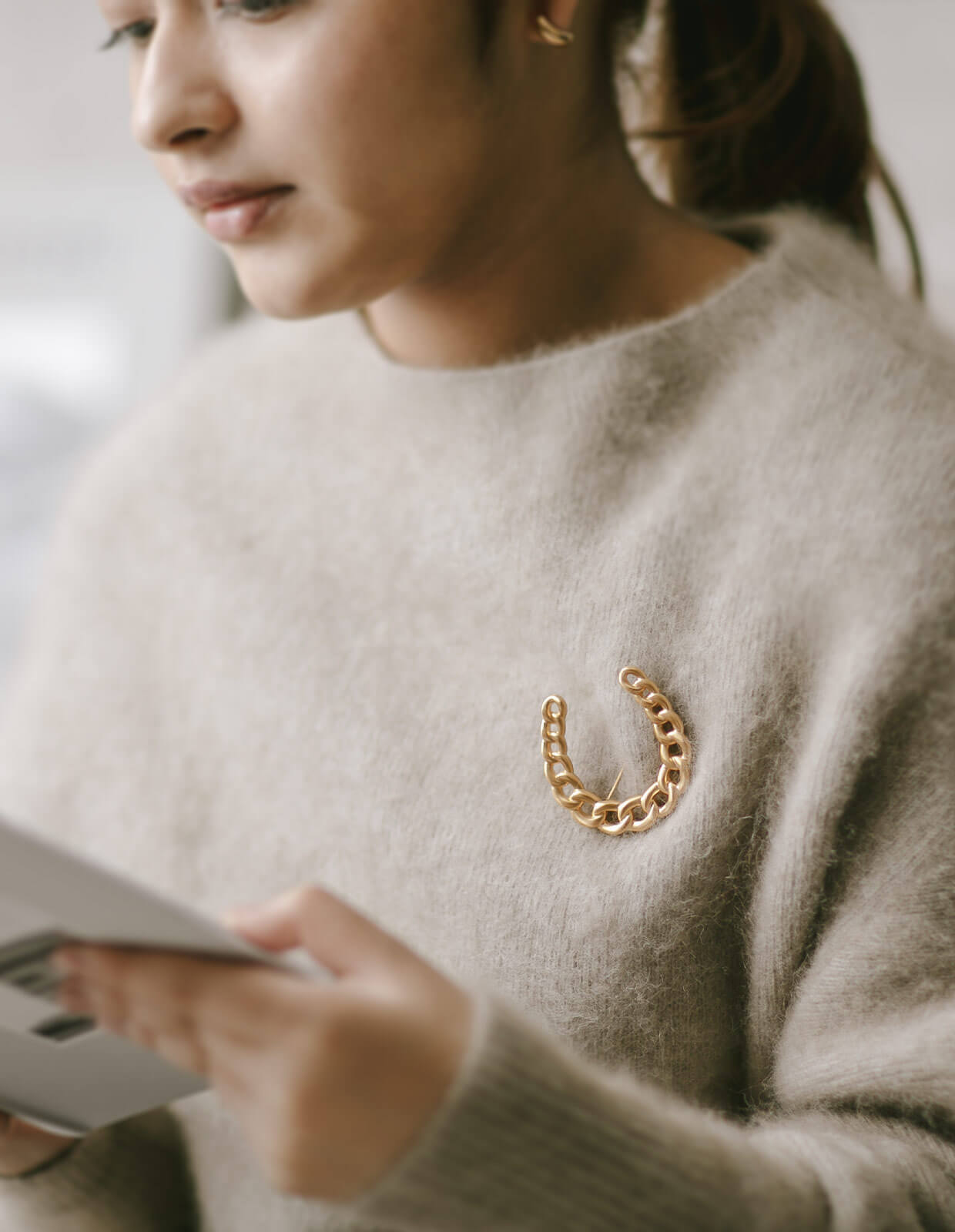 18K Gold Plated Sterling Silver Lucky Horseshoe Brooch | AVERRE