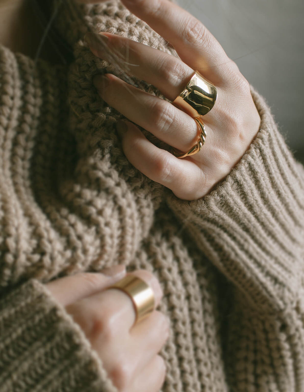 18K Gold Plated Sterling Silver Curved Tube Ring | AVIOR