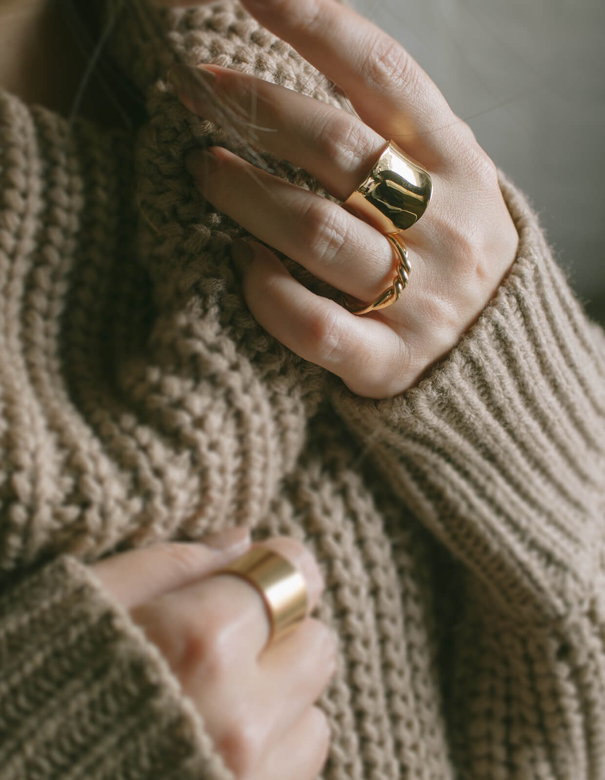 18K Gold Plated Sterling Silver Curved Tube Ring | AVIOR