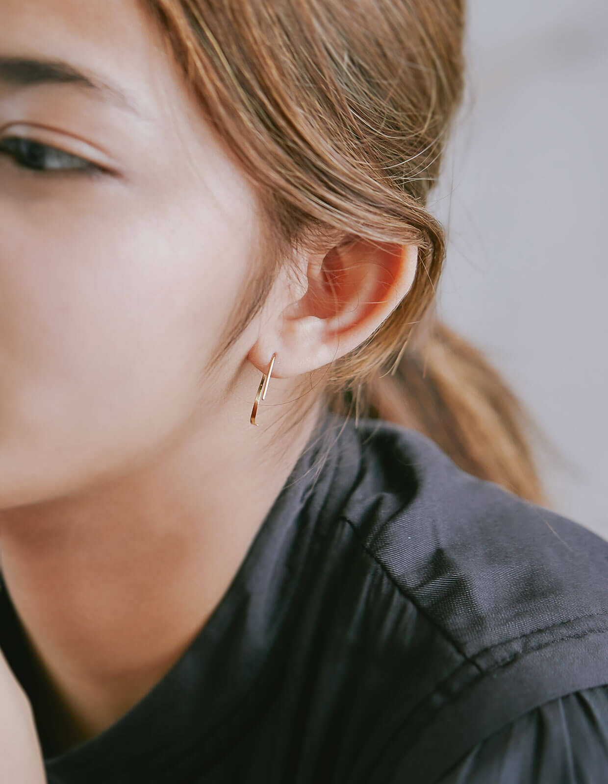 18K Modest Half Moon Earrings | YDALIE