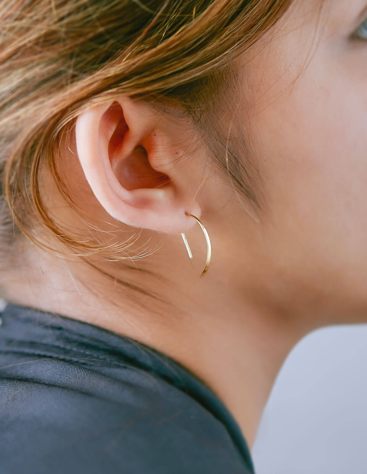 18K Modest Half Moon Earrings | YDALIE