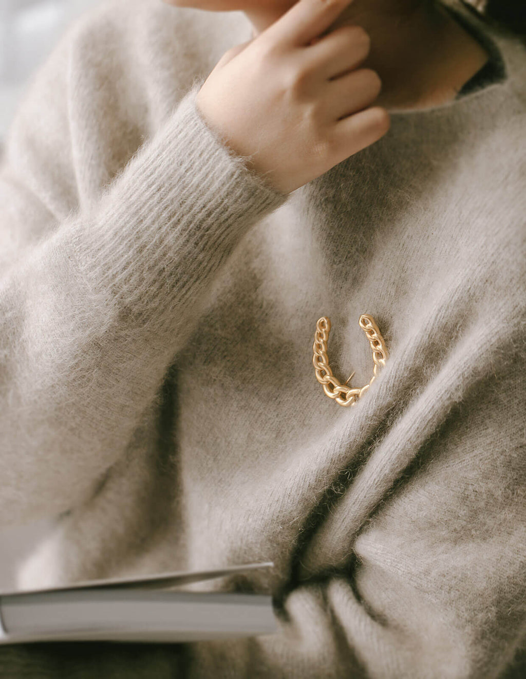 18K Gold Plated Sterling Silver Lucky Horseshoe Brooch | AVERRE