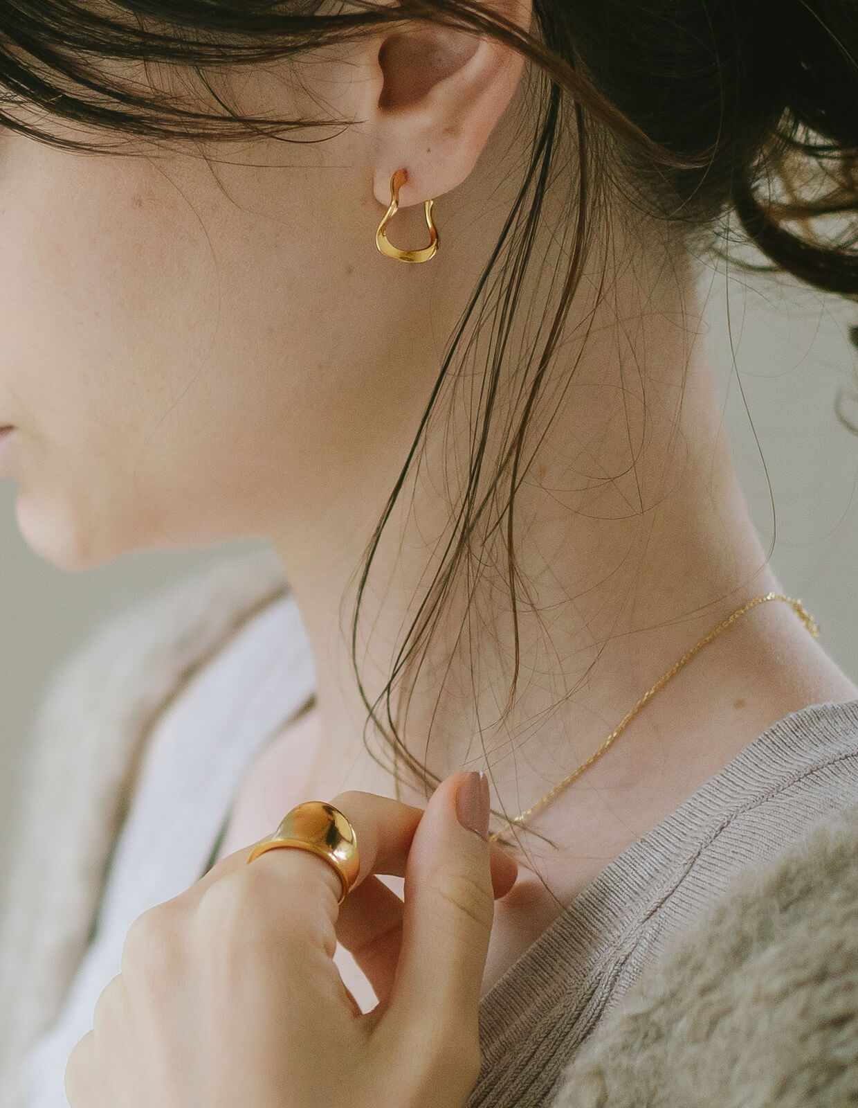 18K Gold Plated Sterling Silver Curved Tube Ring | AVIOR