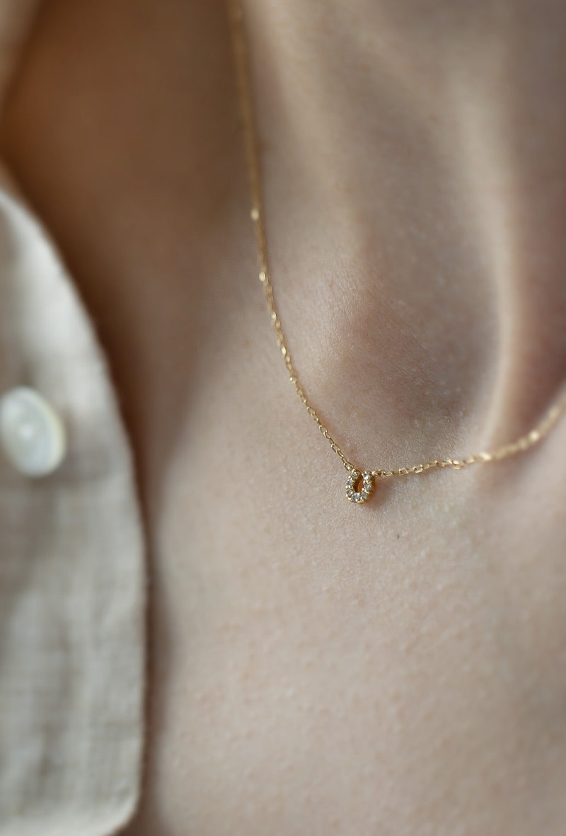 Tiny Diamond Motif Gold Necklace | MELE-NK