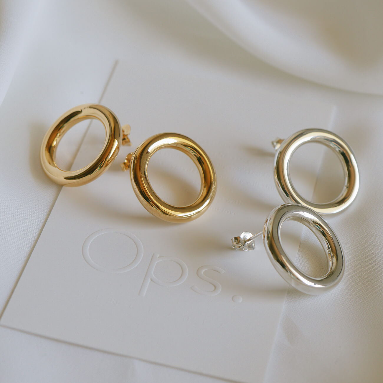18K Gold Plated Sterling Silver Puffy Hoop Pierce | AUREOLA