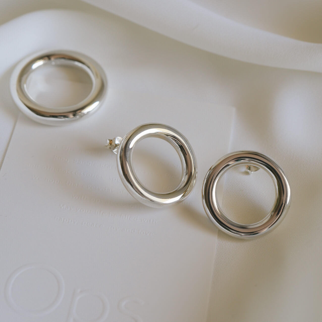 18K Gold Plated Sterling Silver Puffy Hoop Pierce | AUREOLA