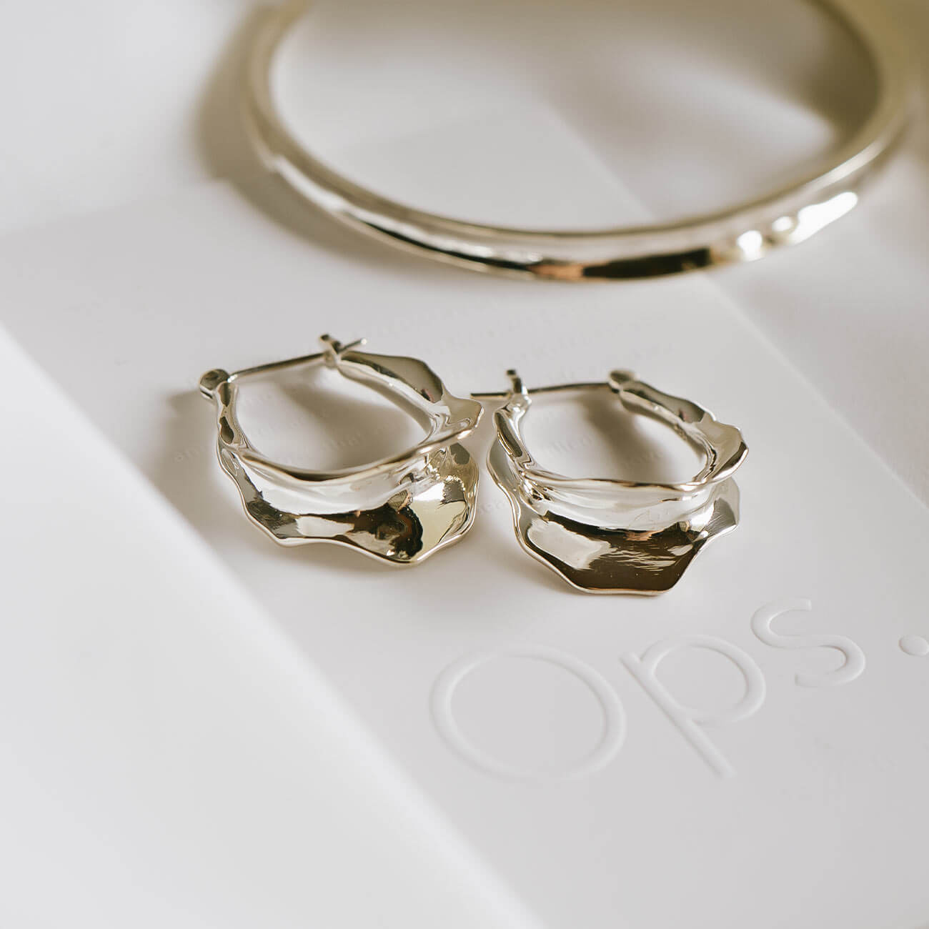 Silver925 Wavy Hoop Earrings ｜ LEPATTA