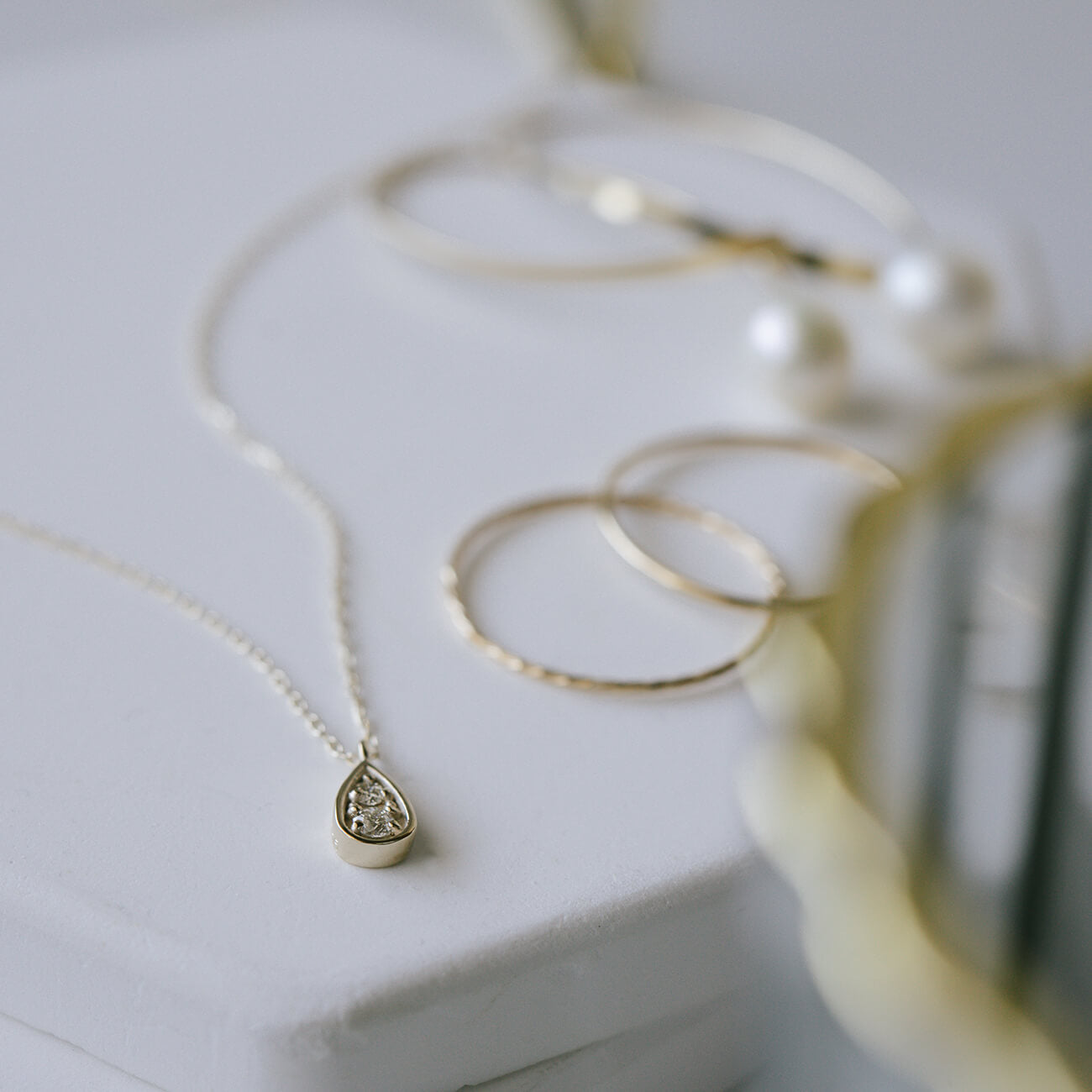10K Gold Tiny Dorp Diamond Necklace | ASTERI-SPICA
