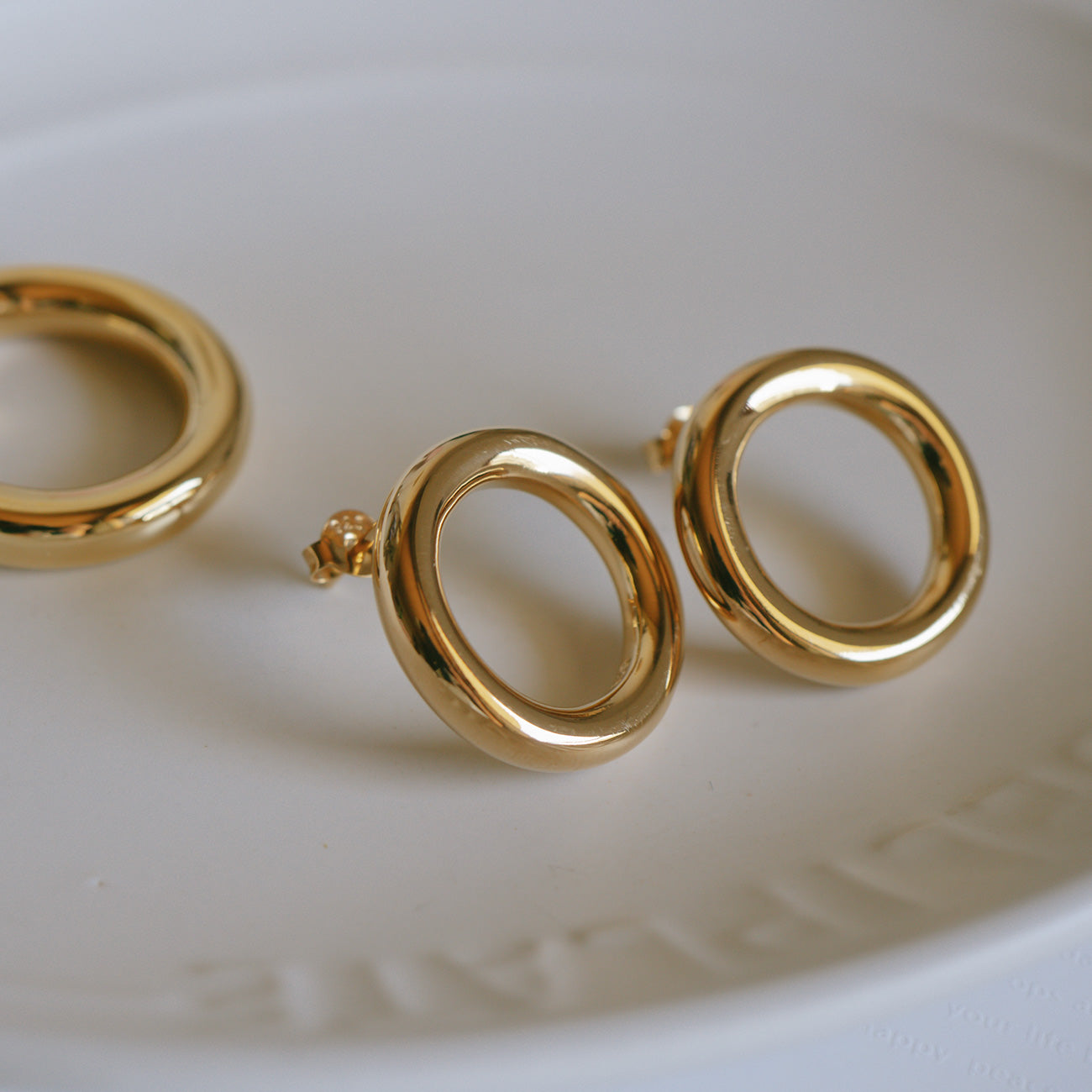 18K Gold Plated Sterling Silver Puffy Hoop Pierce | AUREOLA