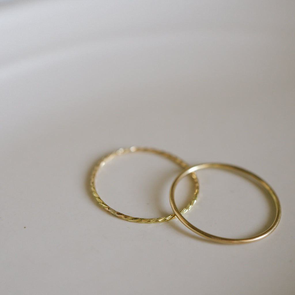 18K Gold Dainty Skinny Ring | SILPHA