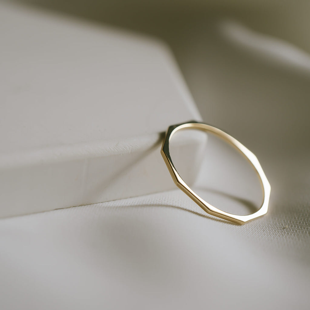 18K Gold Decagon Delicate Gold Ring | TOCACK