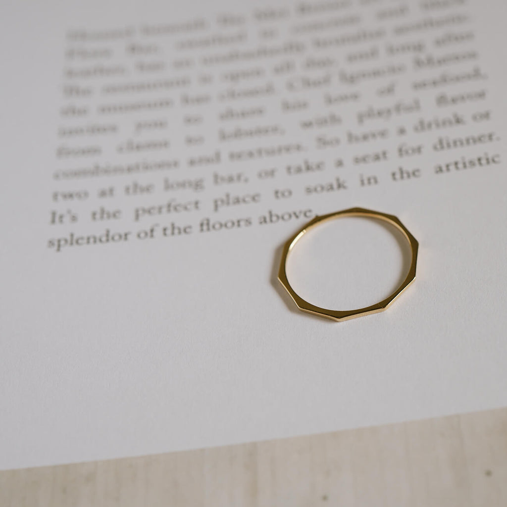 18K Gold Decagon Delicate Gold Ring | TOCACK
