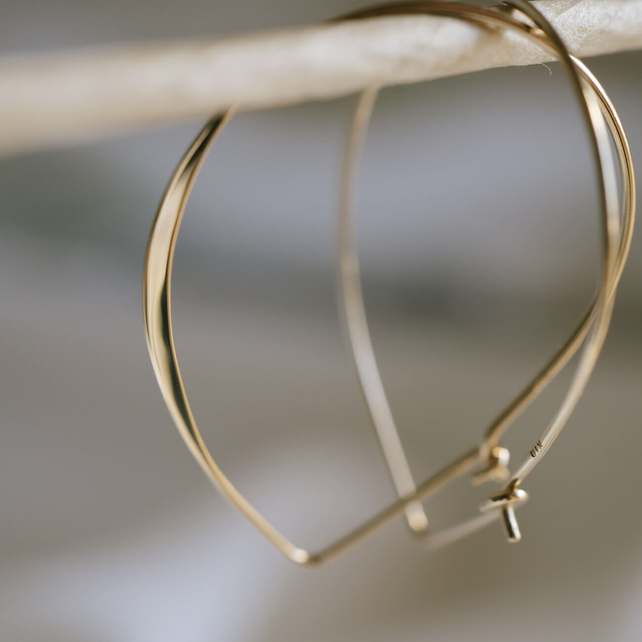 K10 Elegant Thready Hoop Earrings | Ydalie-Hoop