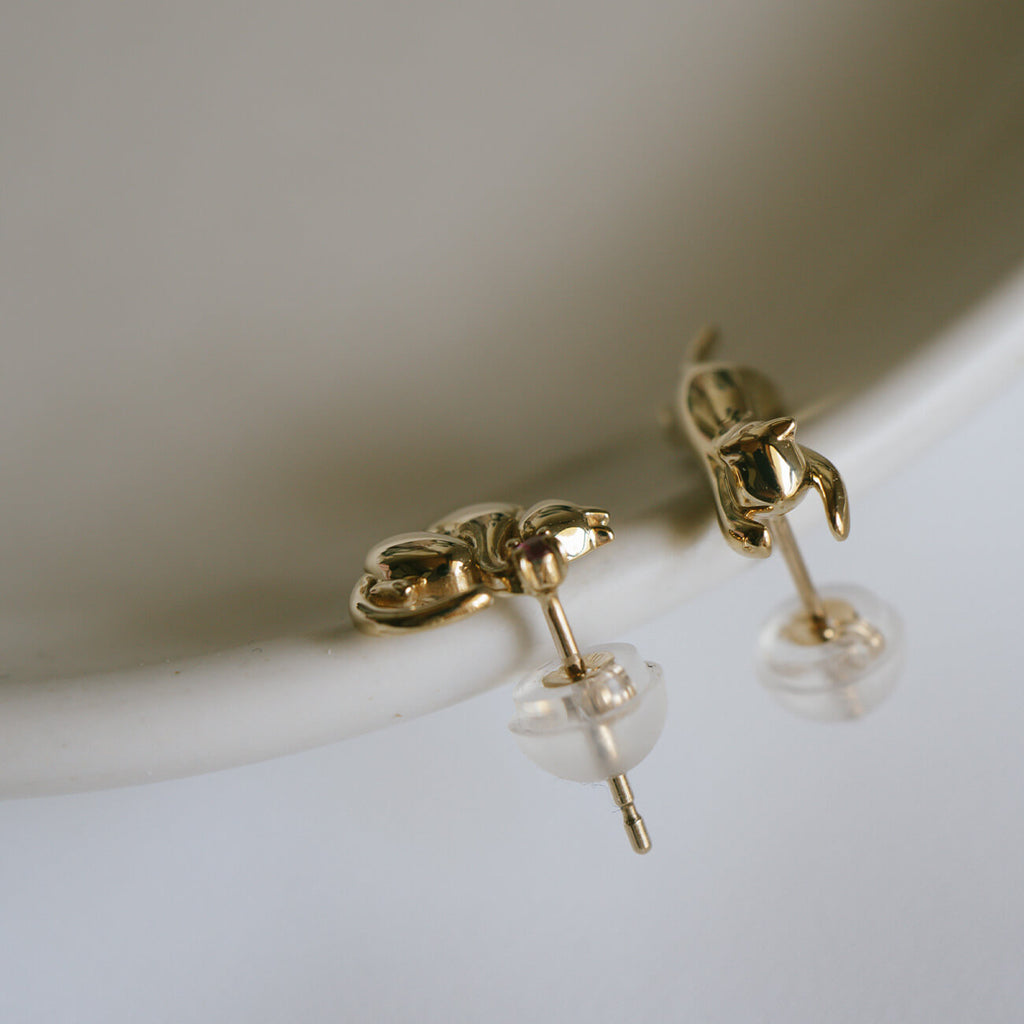 10K Gold Gemstone Cat Pierce | ZOI-CAT