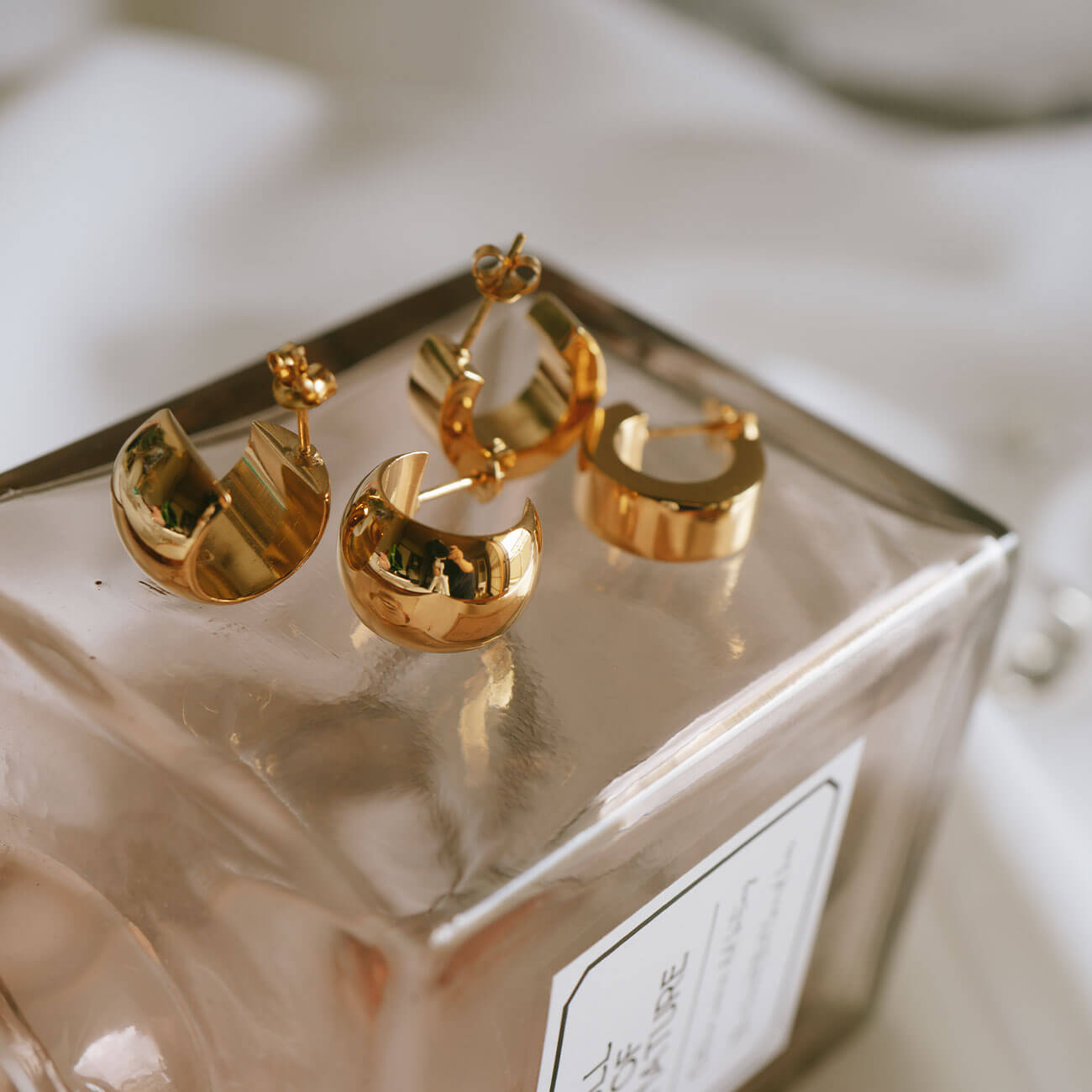18K Gold Plated Sterling Silver Lustrou Hoop Pierce | CAPPIO