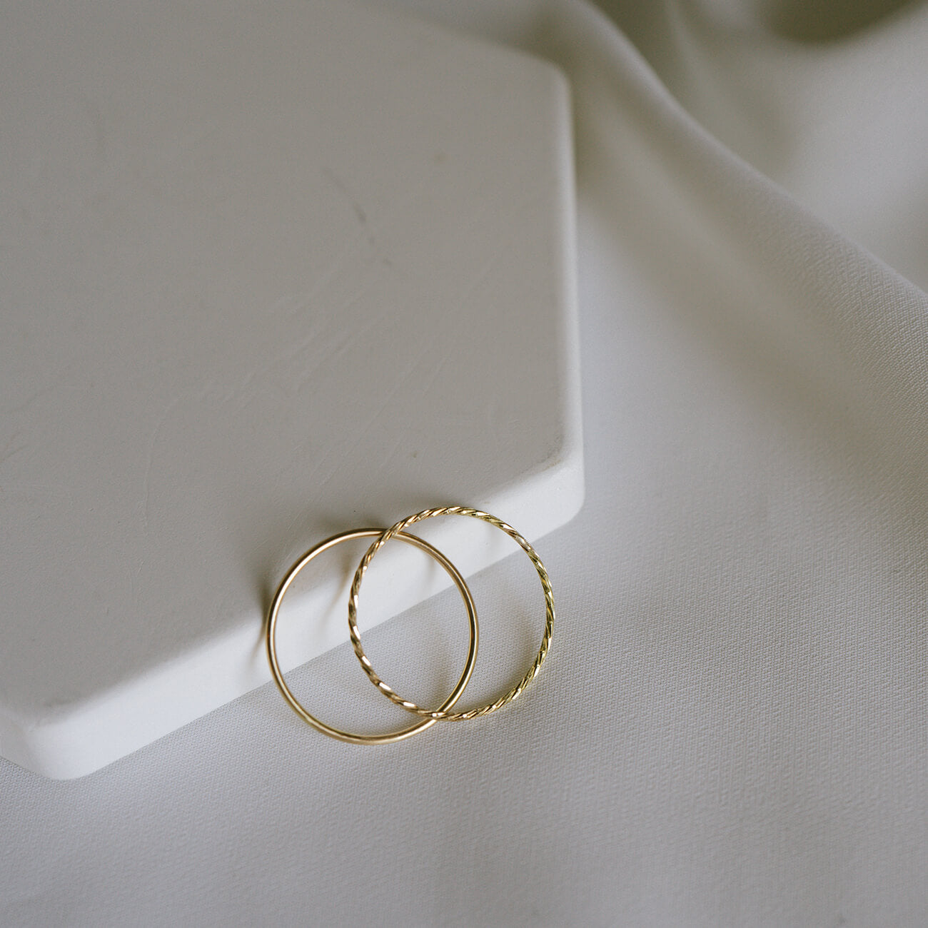 18K Gold Dainty Skinny Ring | SILPHA