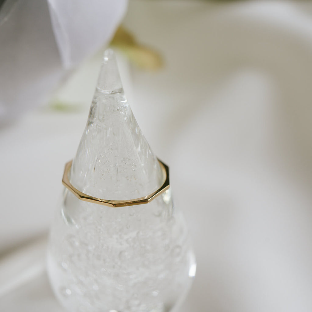 18K Gold Decagon Delicate Gold Ring | TOCACK