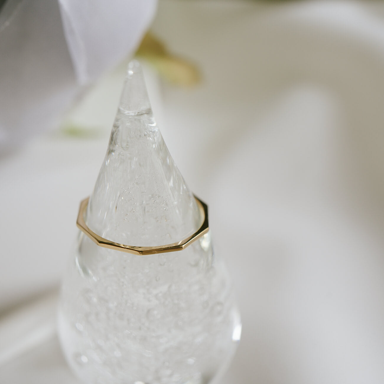 18K Gold Decagon Delicate Gold Ring | TOCACK