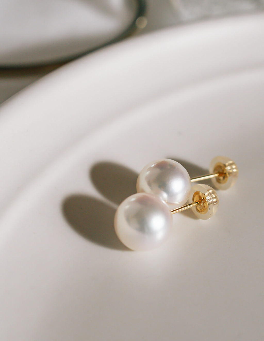 18K Gold Post 8.5mm-9mm High Quality Akoya Pearl Stud Earrings | DEORA