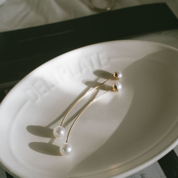 18K Gold Pink Gold Long Pearl Swing Earrings | ILMARI