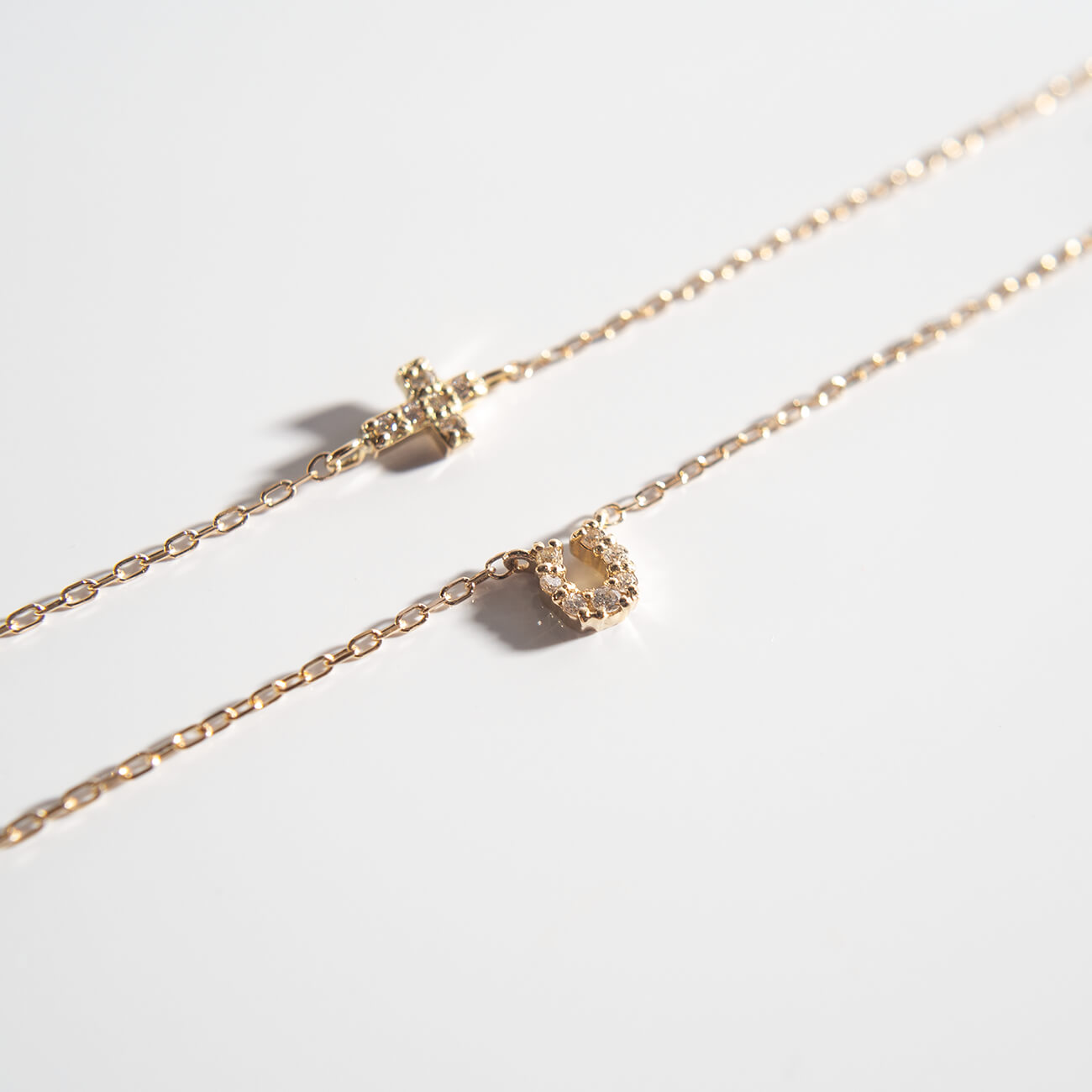 Tiny Diamond Motif Gold Bracelet | MELE-BR-10K