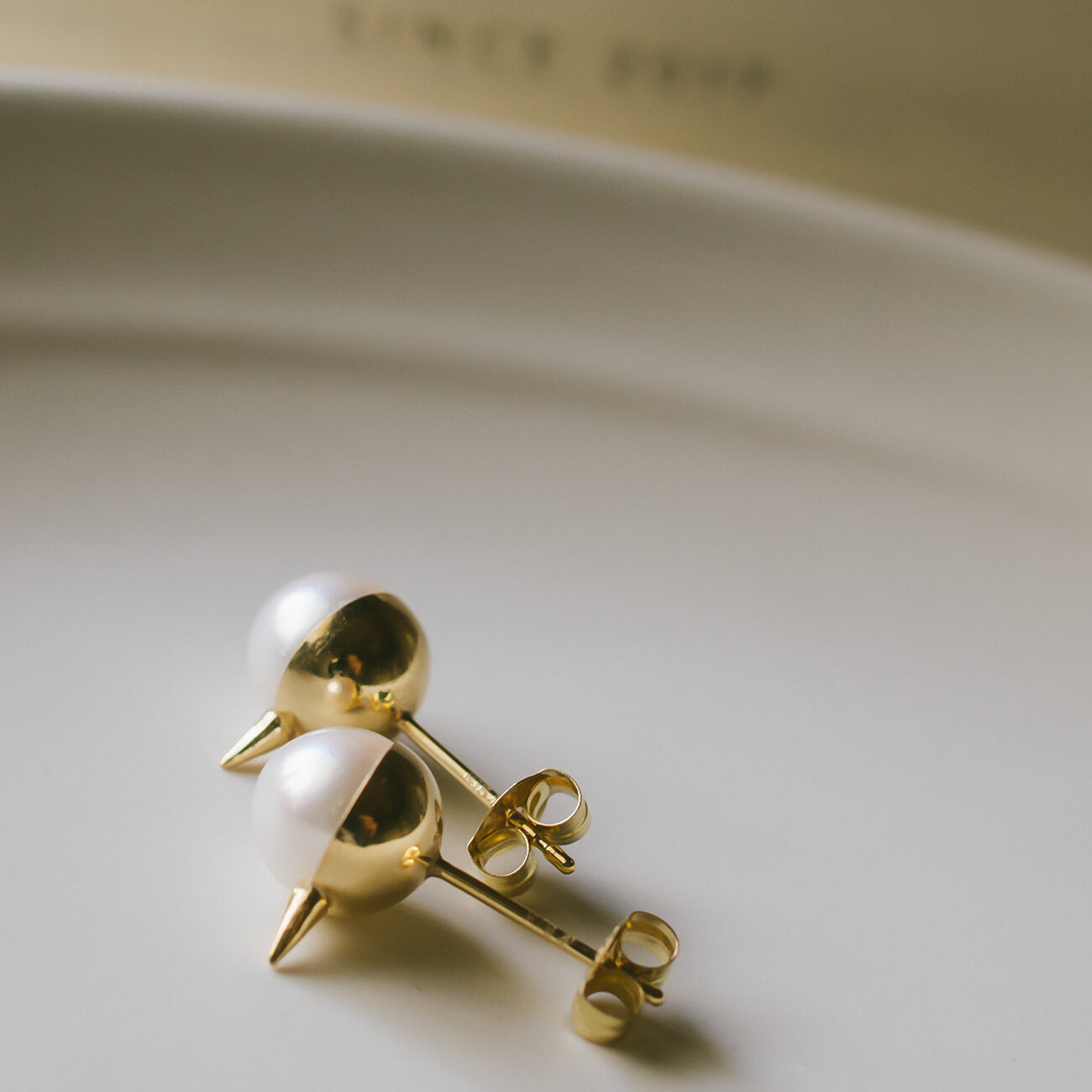 18K Gold Thorny Gold Cap Pearl Earrings | ESPINAS