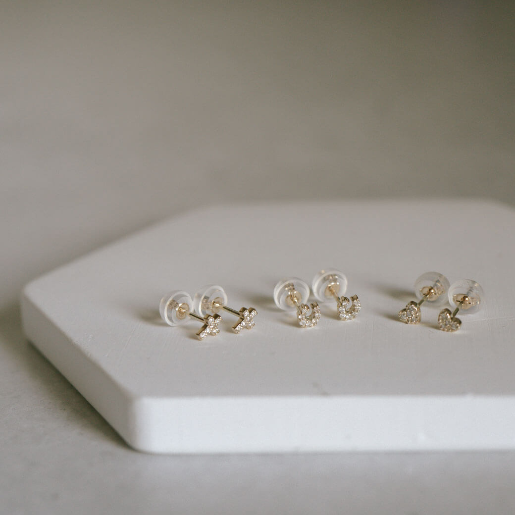 10K Tiny Diamond Motif Gold Earrings | MELE-PE-10K