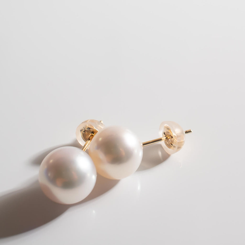 18K Gold Post 8.5mm-9mm High Quality Akoya Pearl Stud Earrings | DEORA