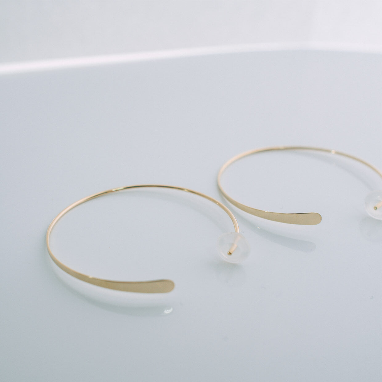 18K Elegant Round Hang Earrings | CELC