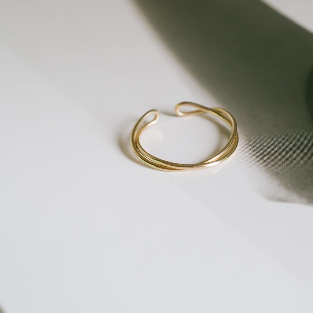 10K Gold Twisted Vine Ear Cuff | LINIA