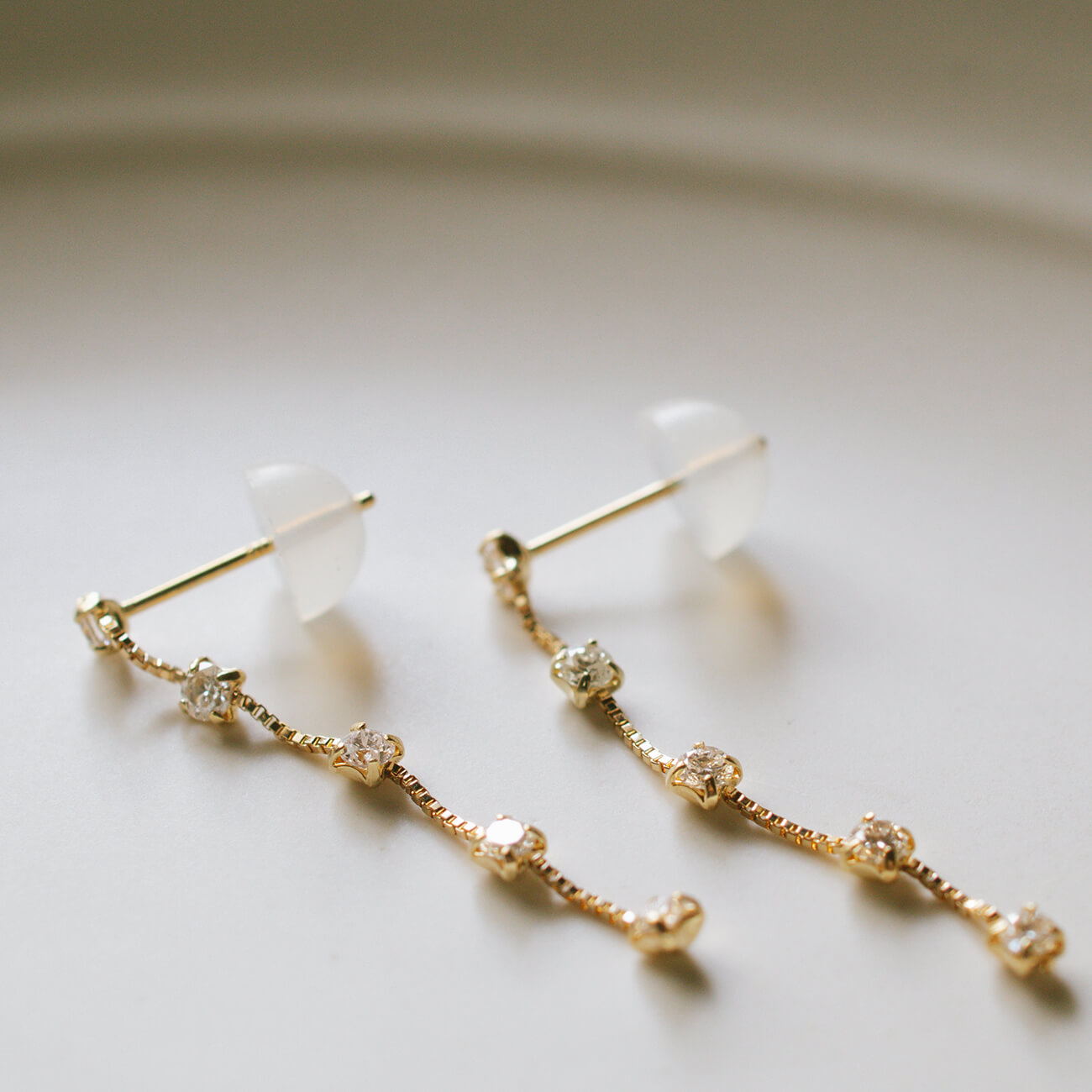 18K Gold 5diamond Swing Stud Earrings | FIDO