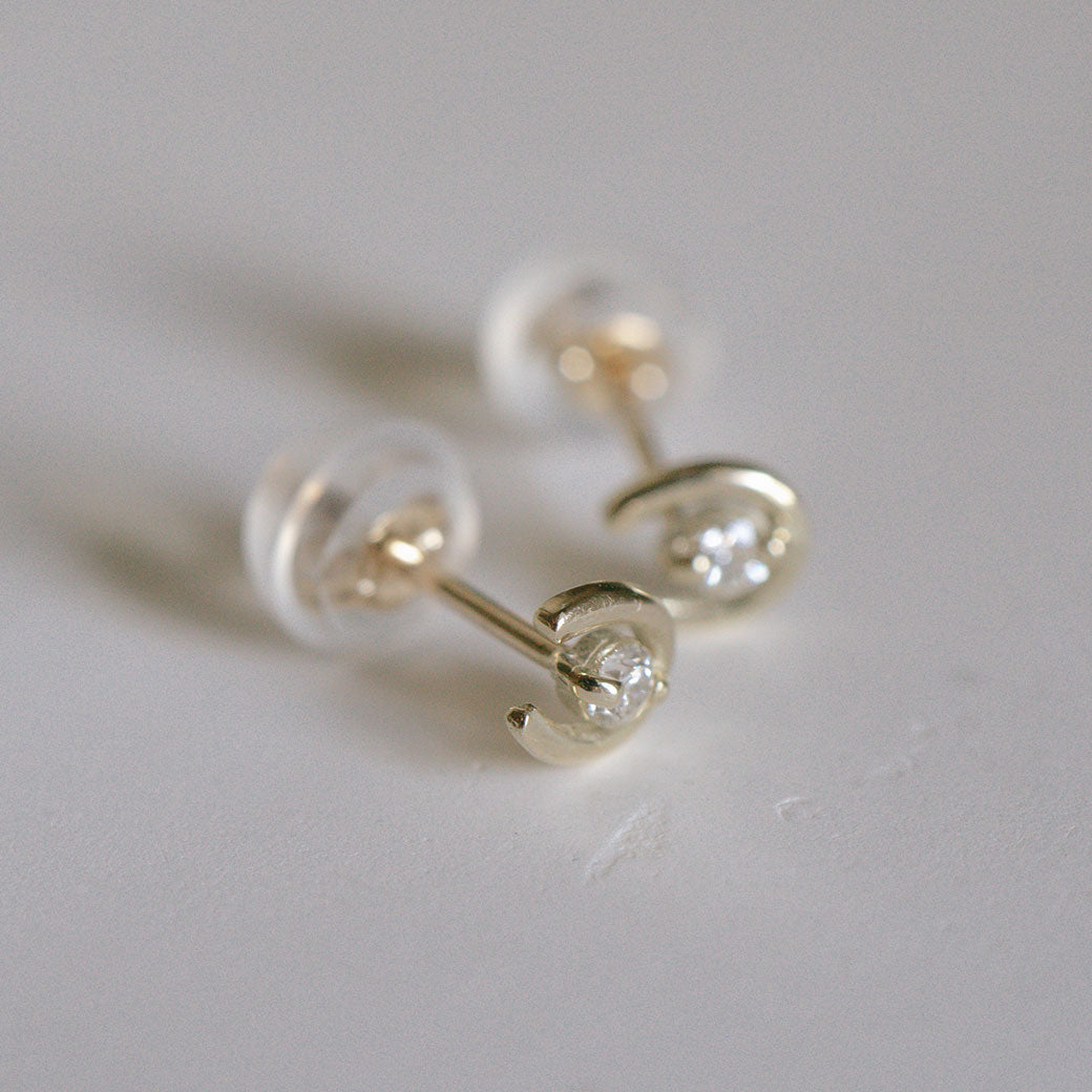10K Tiny Diamond HorseShoe Earrings | PETALALA