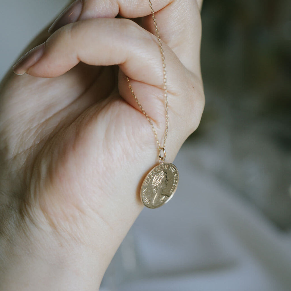 Canadian Maple Leaf 10K Gold Coin Necklace | RAFOLIO