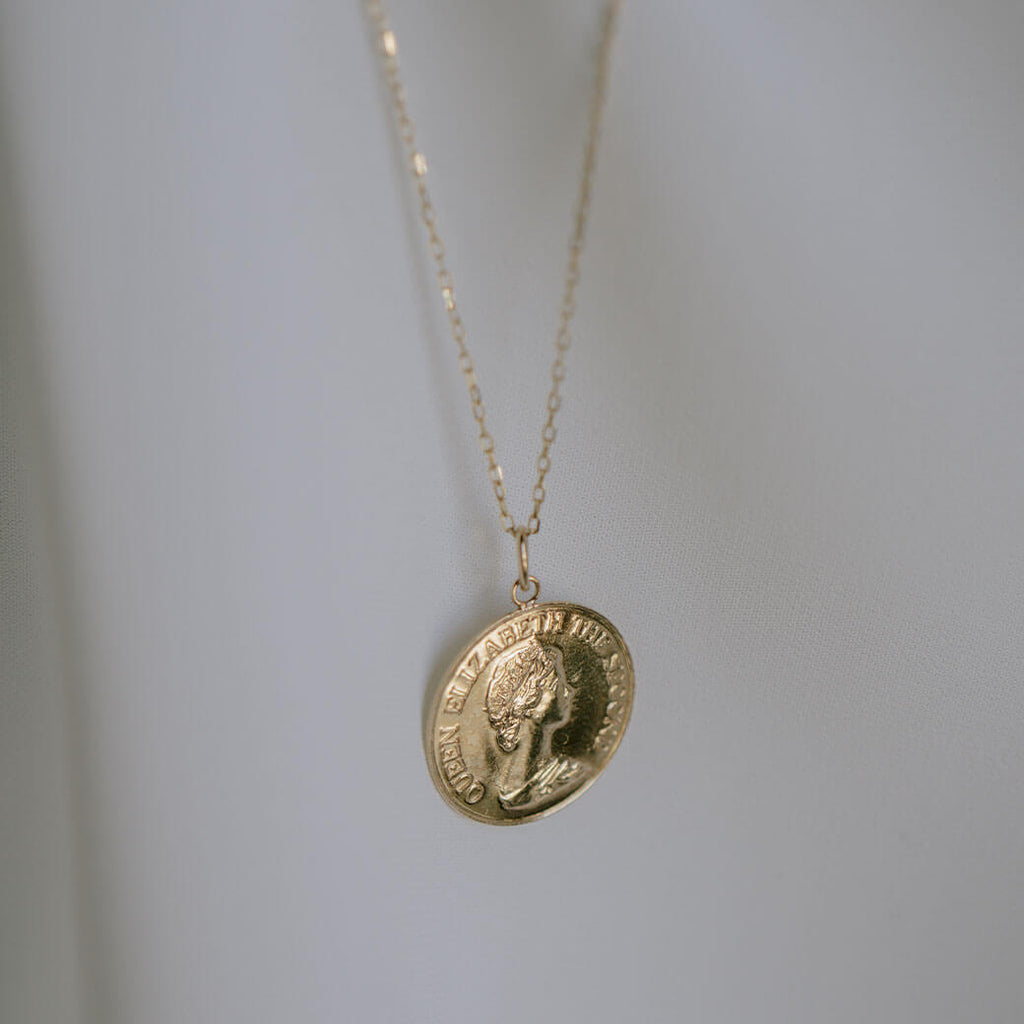 Canadian Maple Leaf 10K Gold Coin Necklace | RAFOLIO