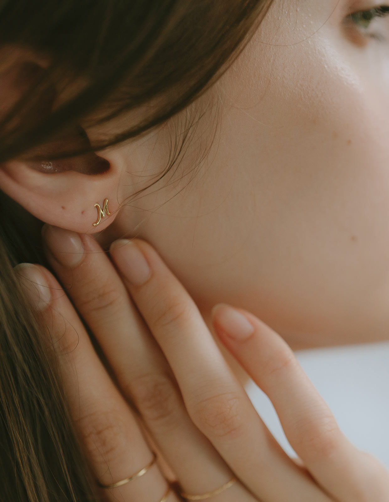 18K Gold Petit Cursive Initial Earring | MOLLICA LETTERA