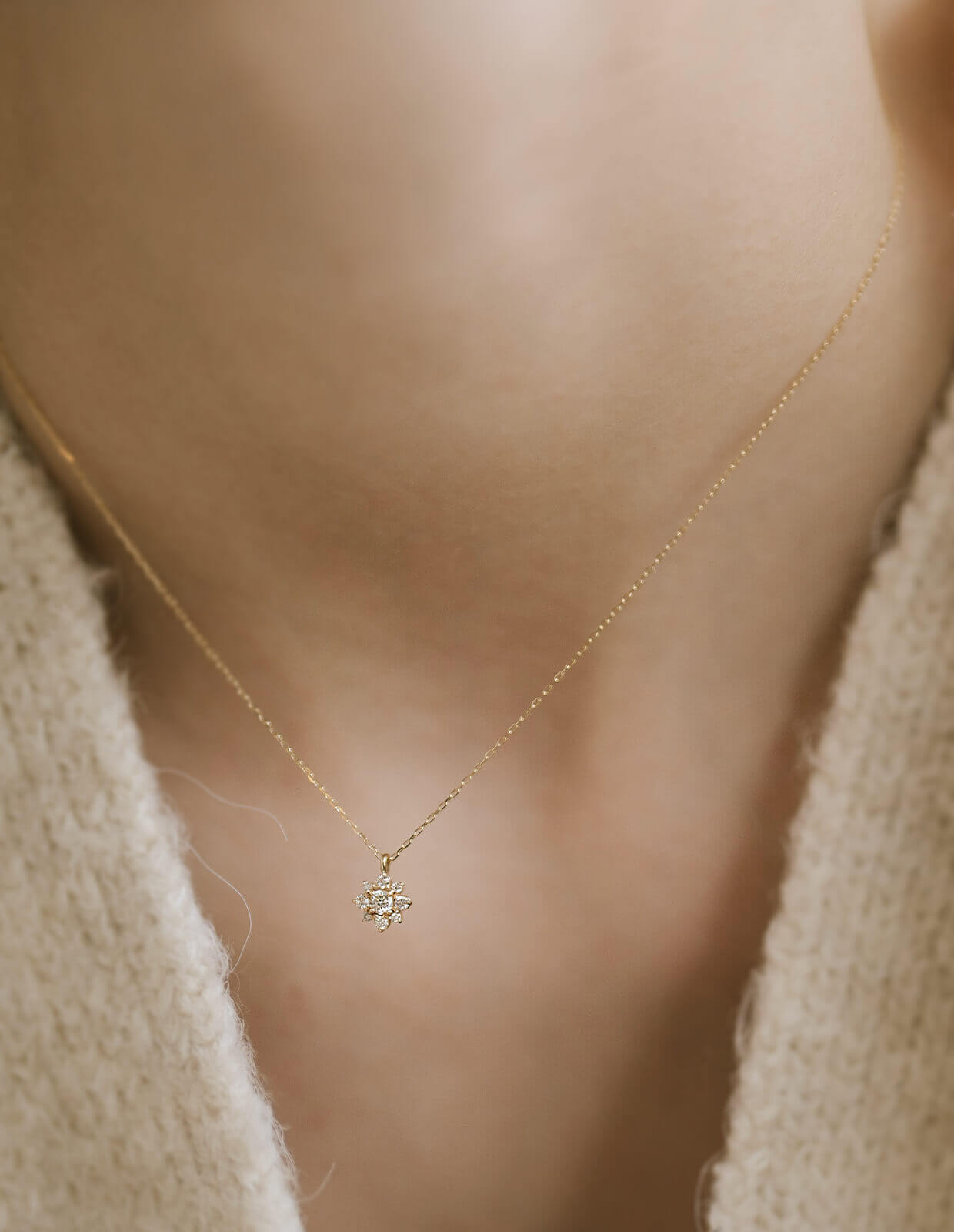 10K Gold Star Flower Diamond Necklace | ASTERI-POLARIS