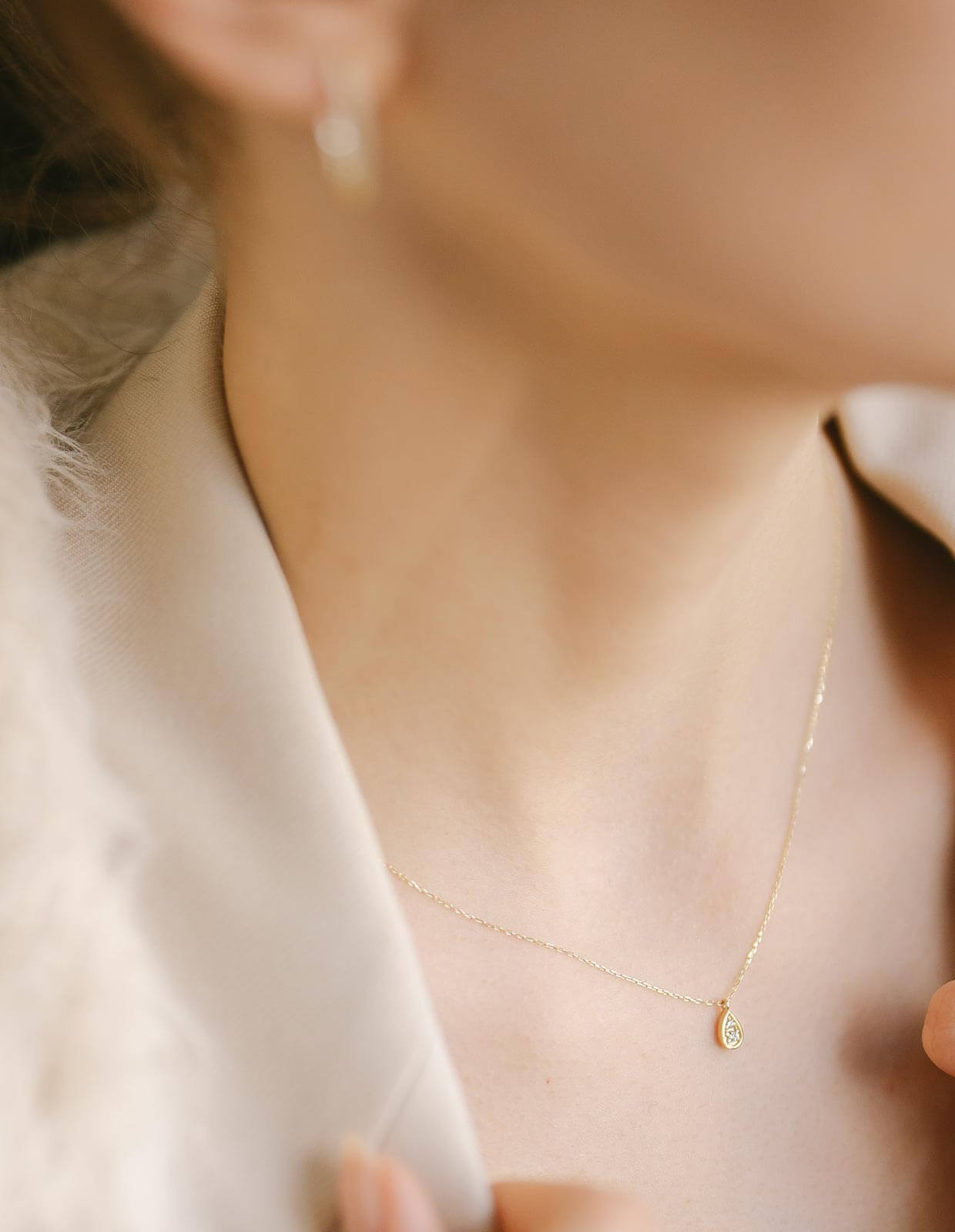 10K Gold Tiny Dorp Diamond Necklace | ASTERI-SPICA
