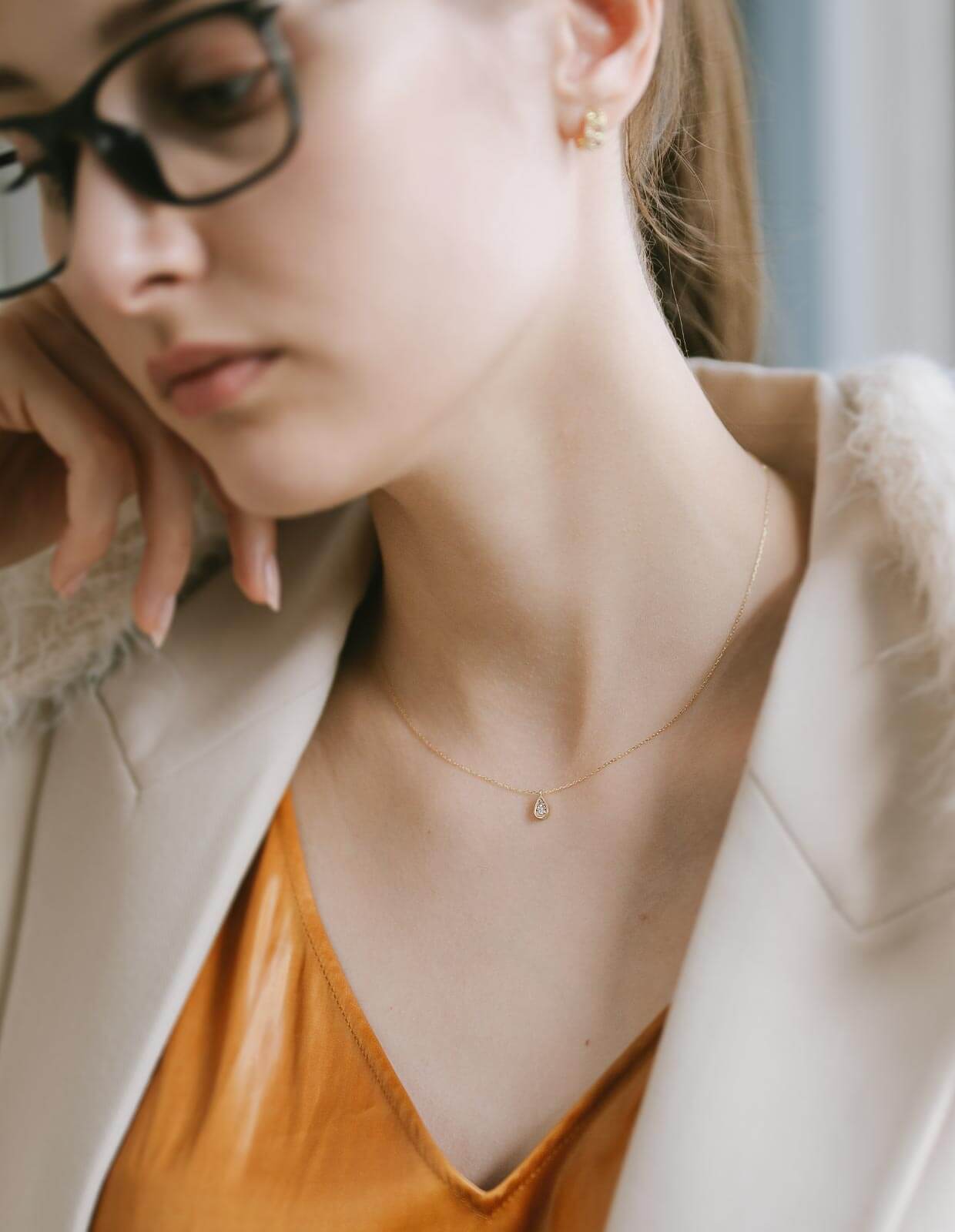 10K Gold Tiny Dorp Diamond Necklace | ASTERI-SPICA