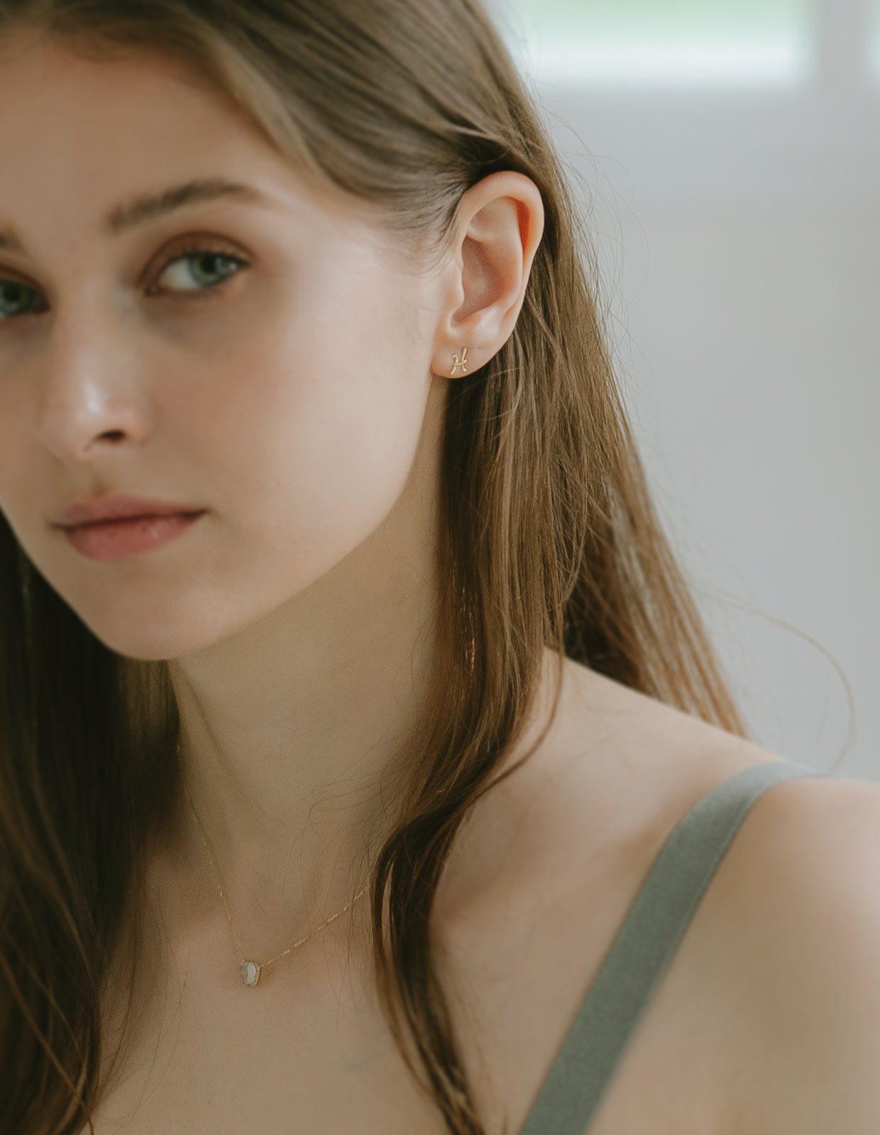 18K Gold Petit Cursive Initial Earring | MOLLICA LETTERA