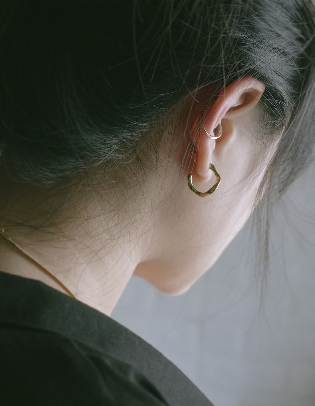10K Gold Twisted Vine Ear Cuff | LINIA